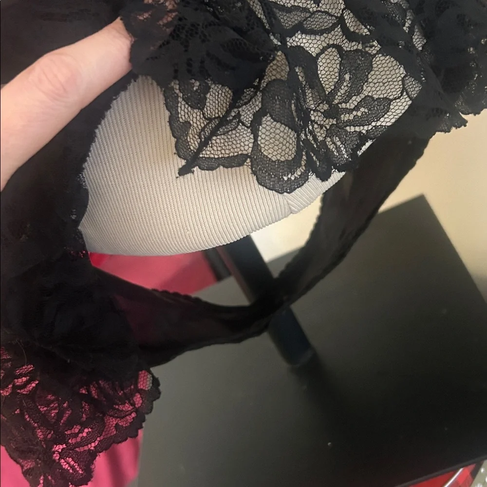 Beautiful, dainty Vintage black lingerie bodysuit adorned in lace - Picture 5 of 10